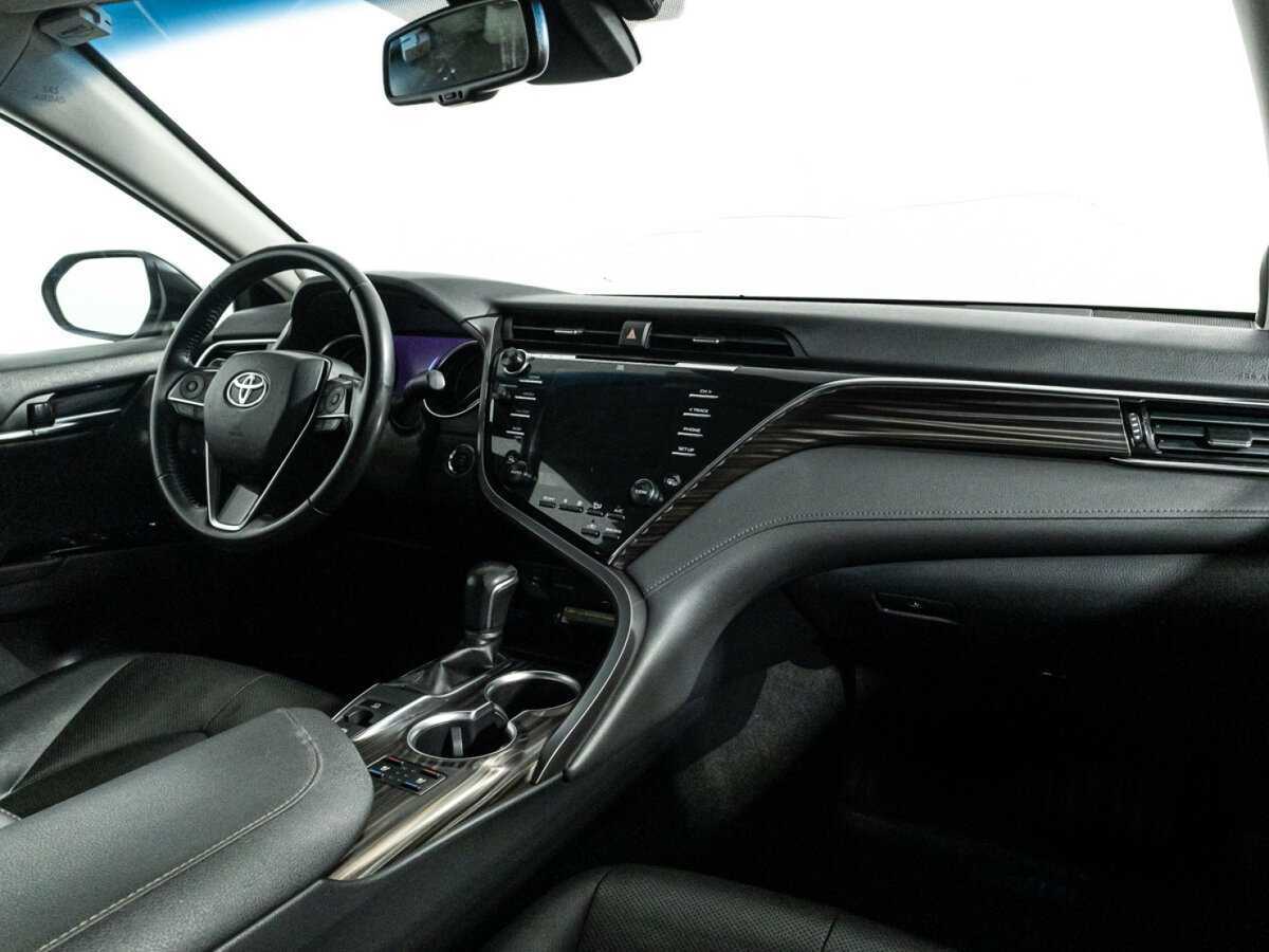 Toyota Camry 2018 года с пробегом. Фото: #8