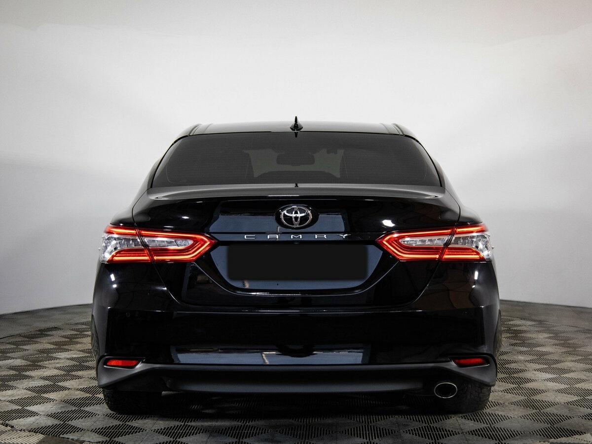Toyota Camry 2018 года с пробегом. Фото: #4