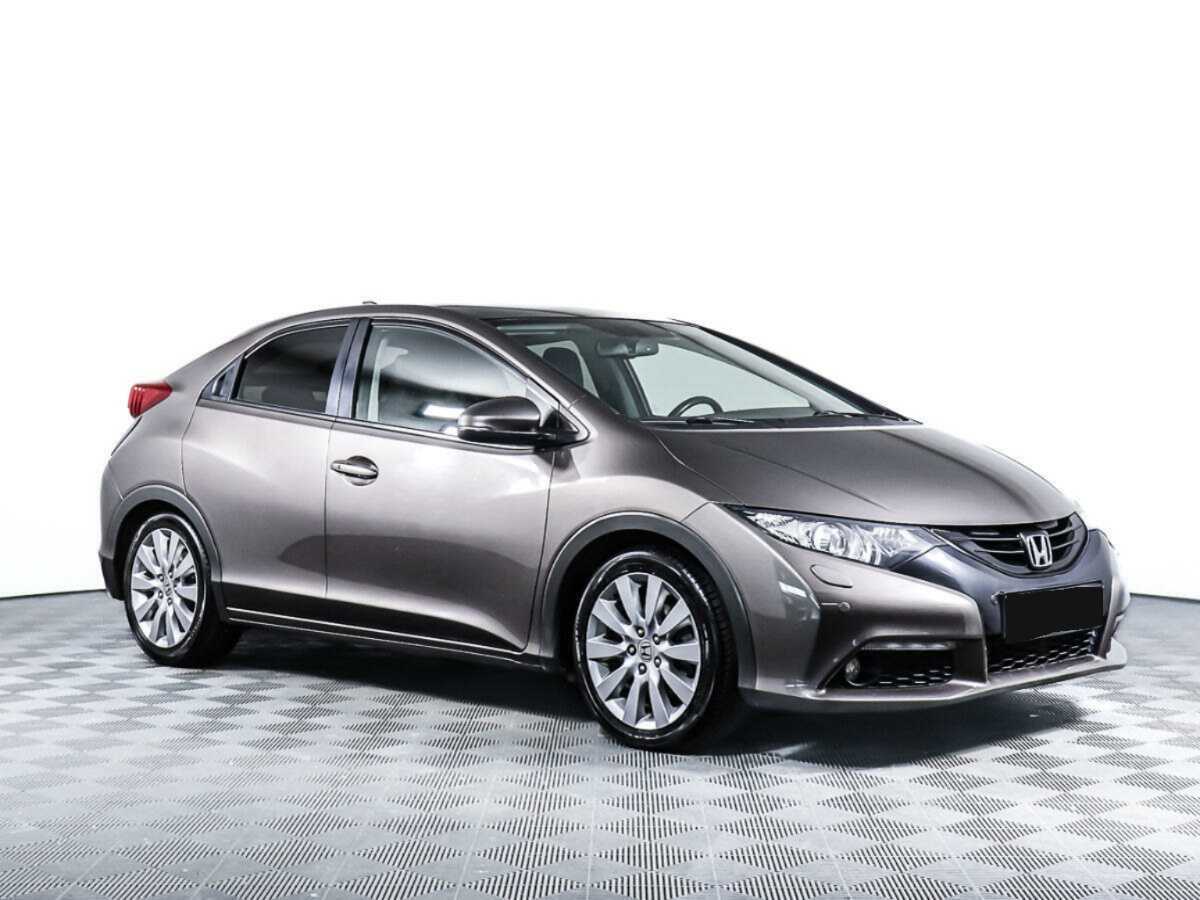 Honda Civic 2013 года с пробегом. Фото: #2