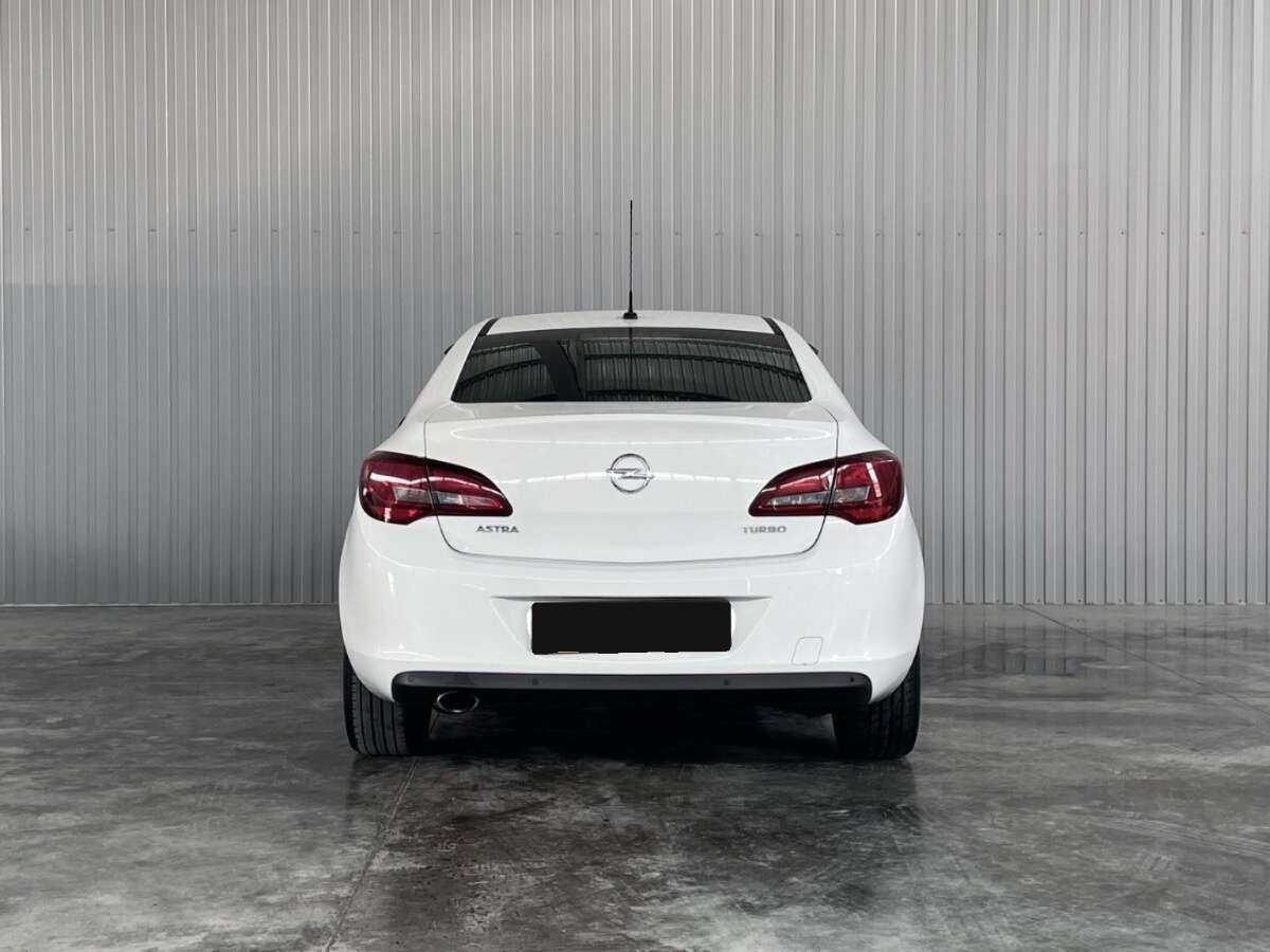 Opel Astra 2014 года с пробегом. Фото: #5