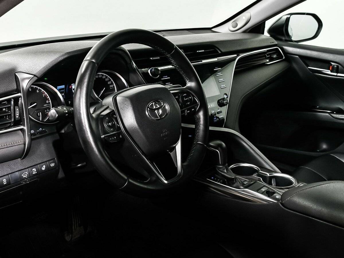 Toyota Camry 2019 года с пробегом. Фото: #11