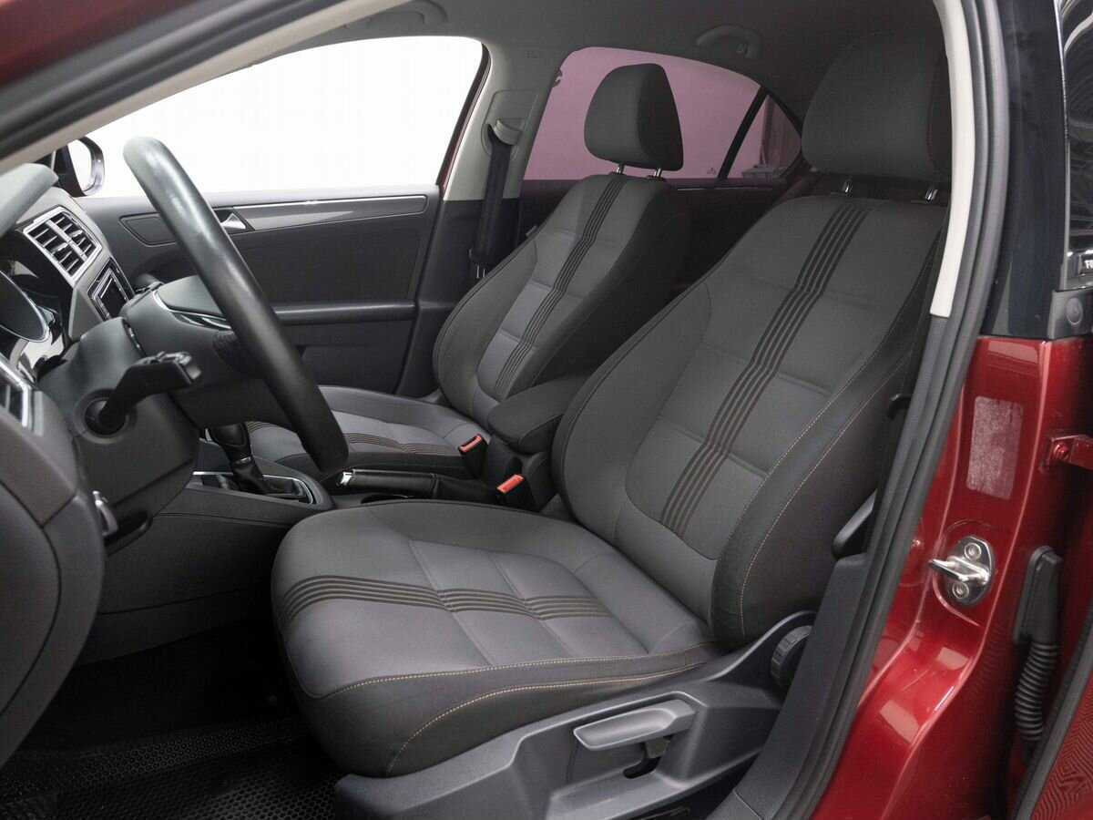 Volkswagen Jetta 2016 года с пробегом. Фото: #7