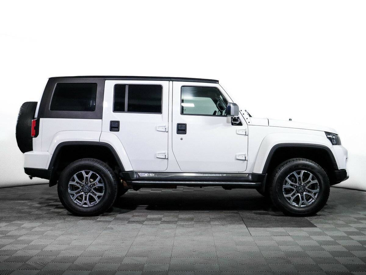BAIC BJ40 2023 года с пробегом. Фото: #3
