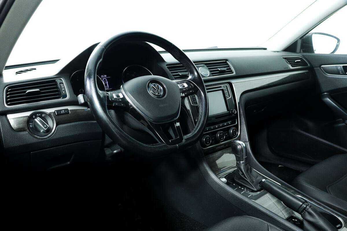 Volkswagen Passat 2017 года с пробегом. Фото: #12