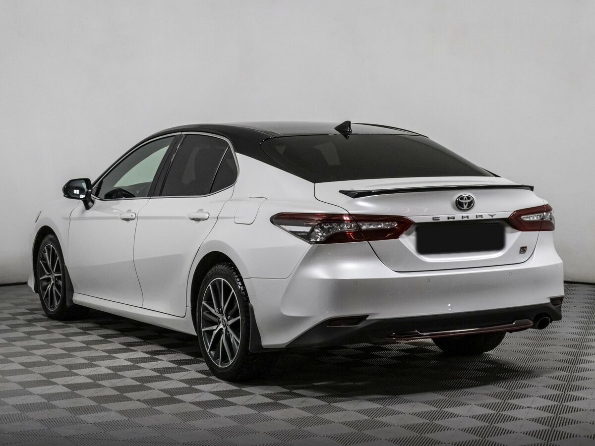 Toyota Camry 2021 года с пробегом. Фото: #5