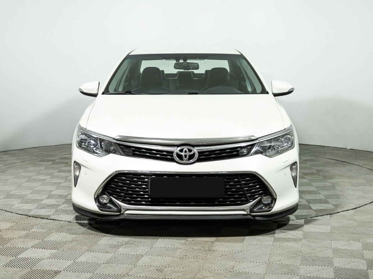 Toyota Camry 2017 года с пробегом. Фото: #1