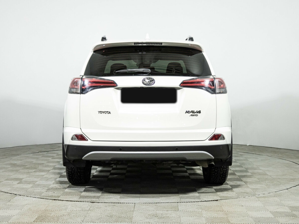 Toyota RAV4 2017 года с пробегом. Фото: #4