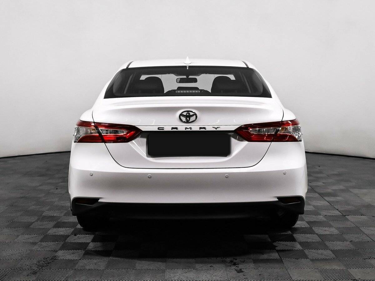 Toyota Camry 2021 года с пробегом. Фото: #5