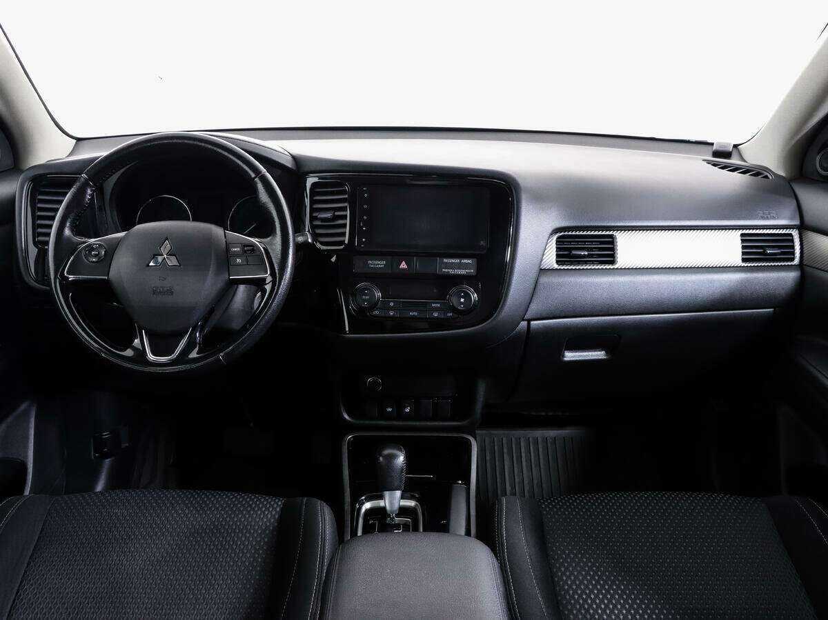 Mitsubishi Outlander 2018 года с пробегом. Фото: #7
