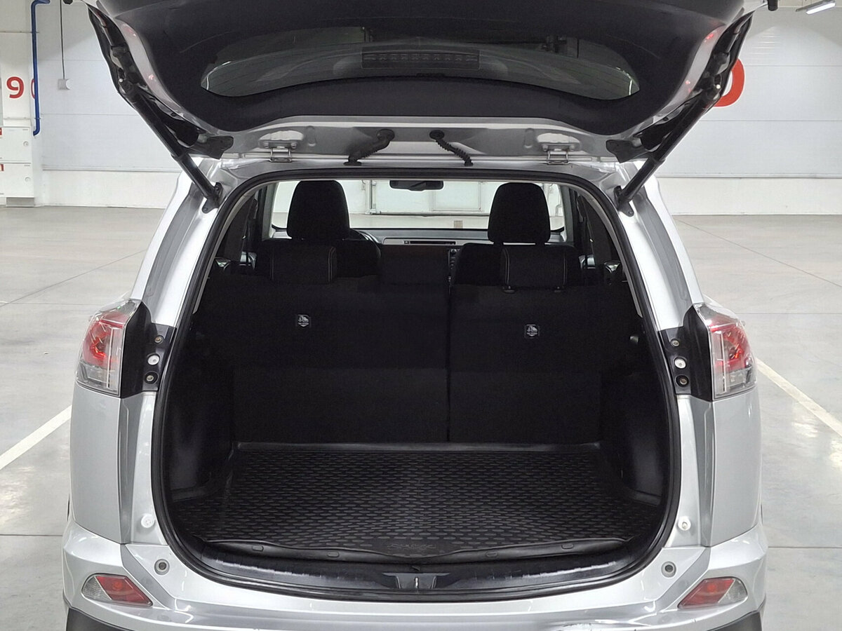 Toyota RAV4 2019 года с пробегом. Фото: #9