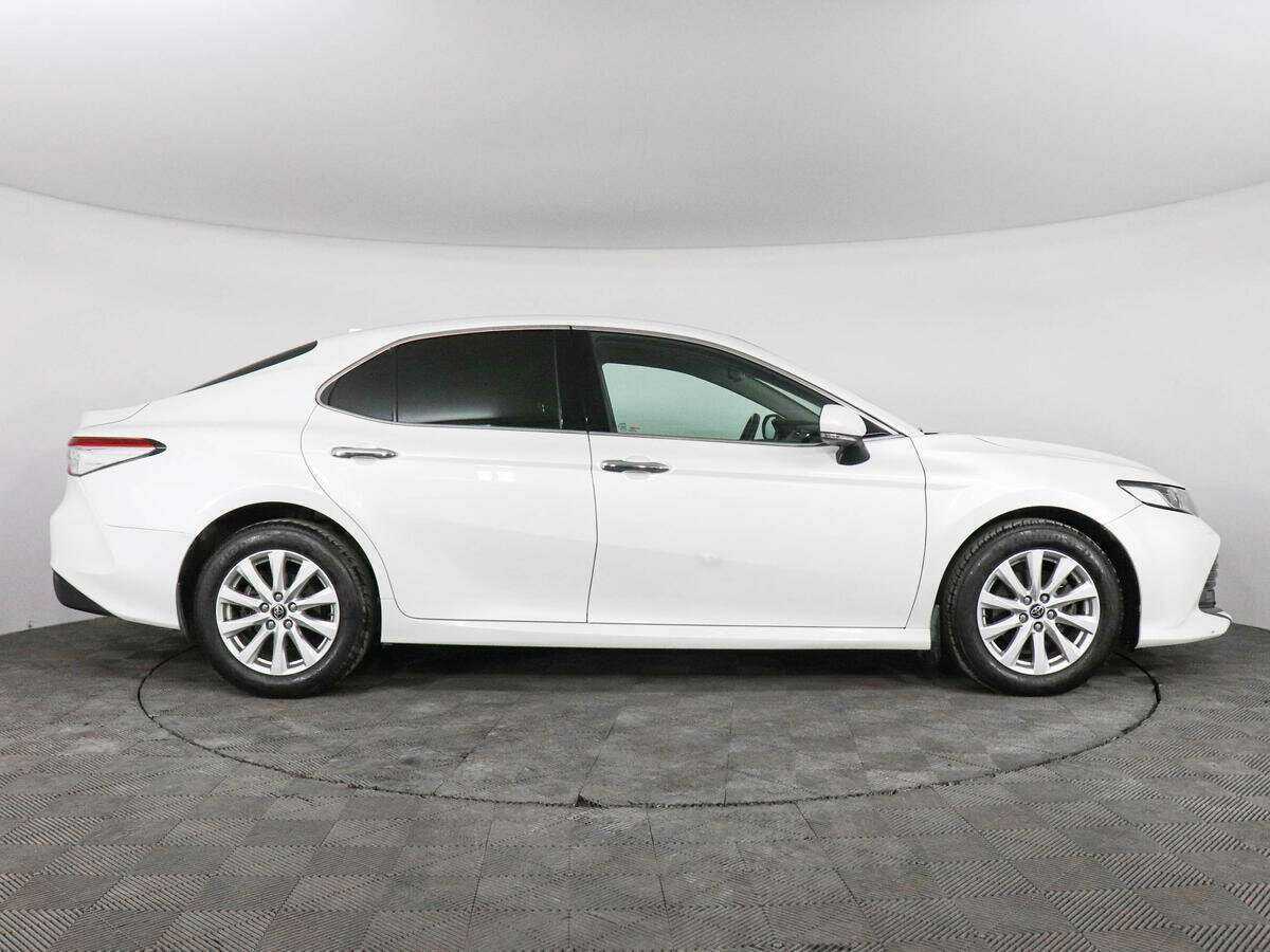Toyota Camry 2019 года с пробегом. Фото: #3
