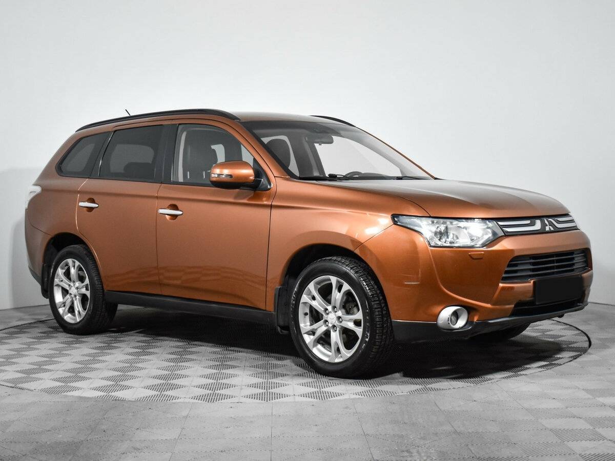 Mitsubishi Outlander 2012 года с пробегом. Фото: #2