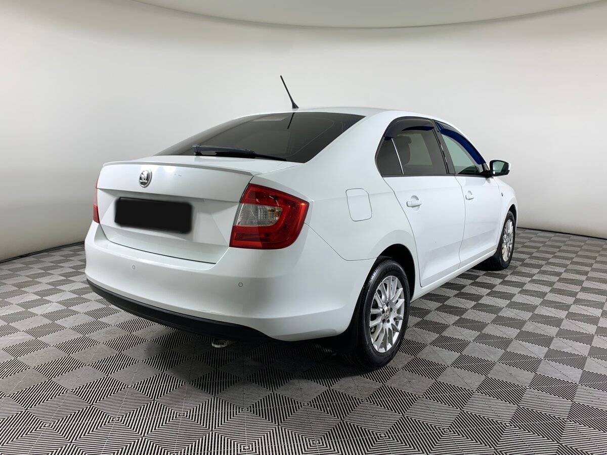 Skoda Rapid 2015 года с пробегом. Фото: #4