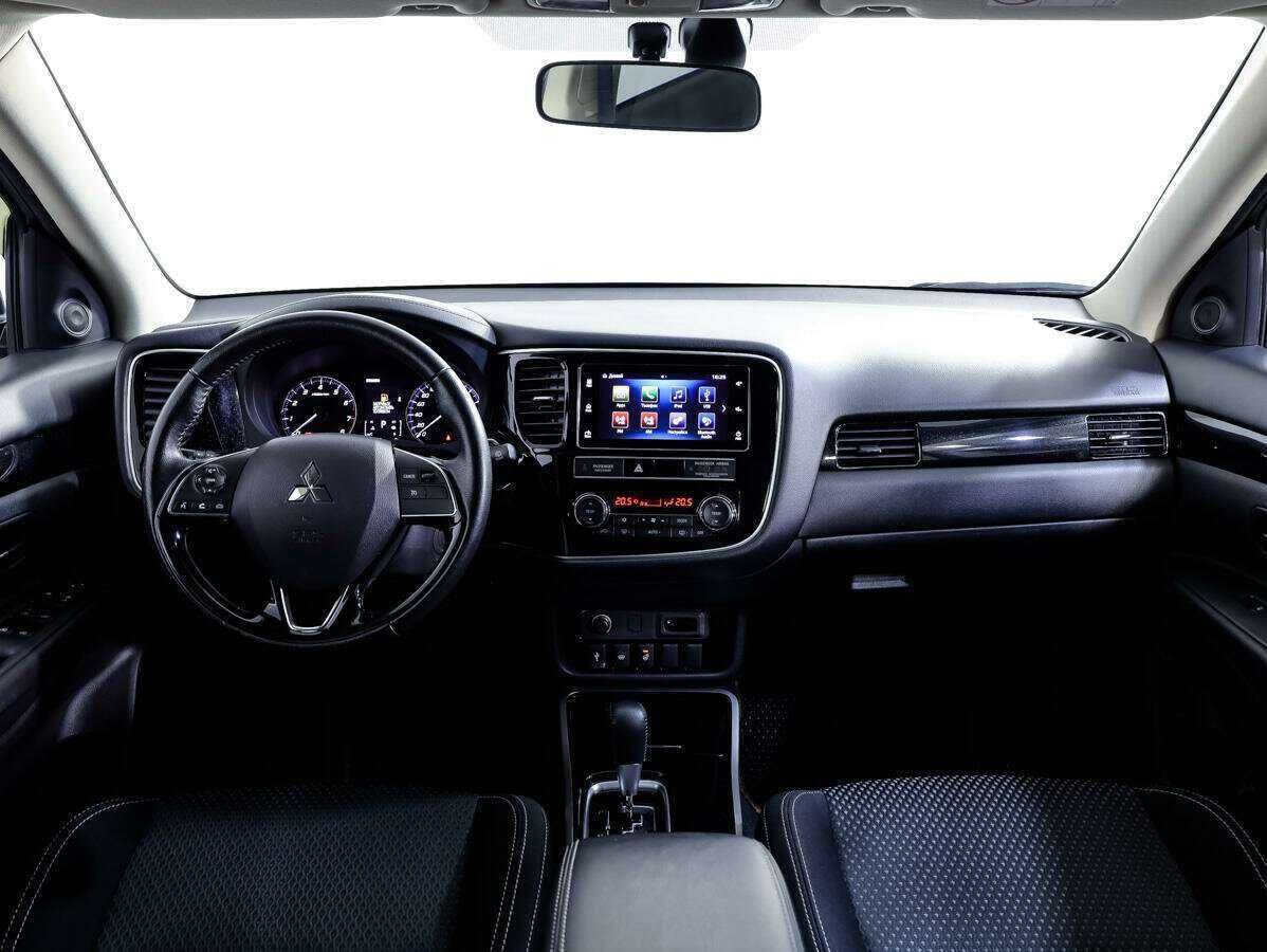 Mitsubishi Outlander 2018 года с пробегом. Фото: #9