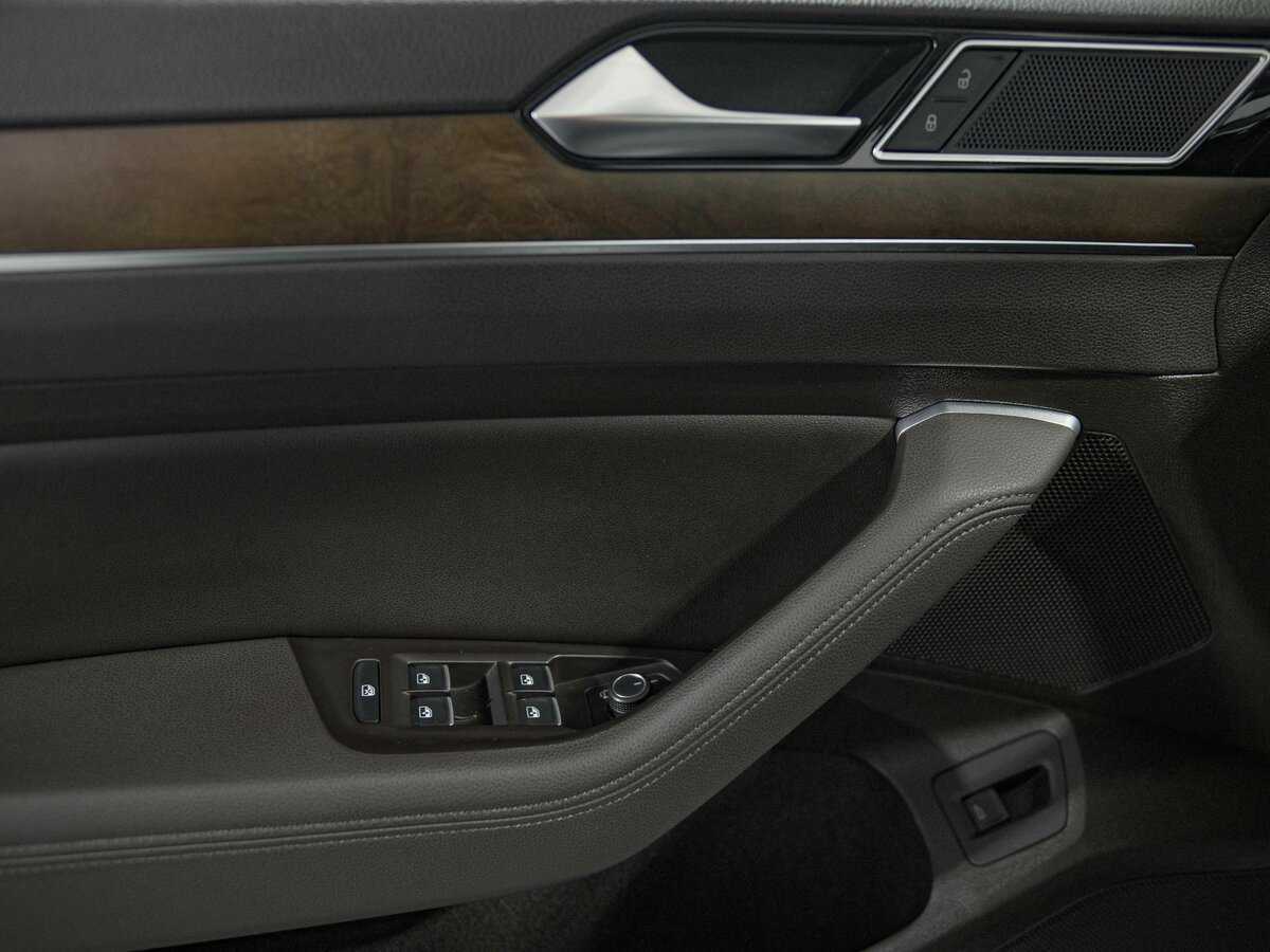 Volkswagen Passat 2016 года с пробегом. Фото: #11