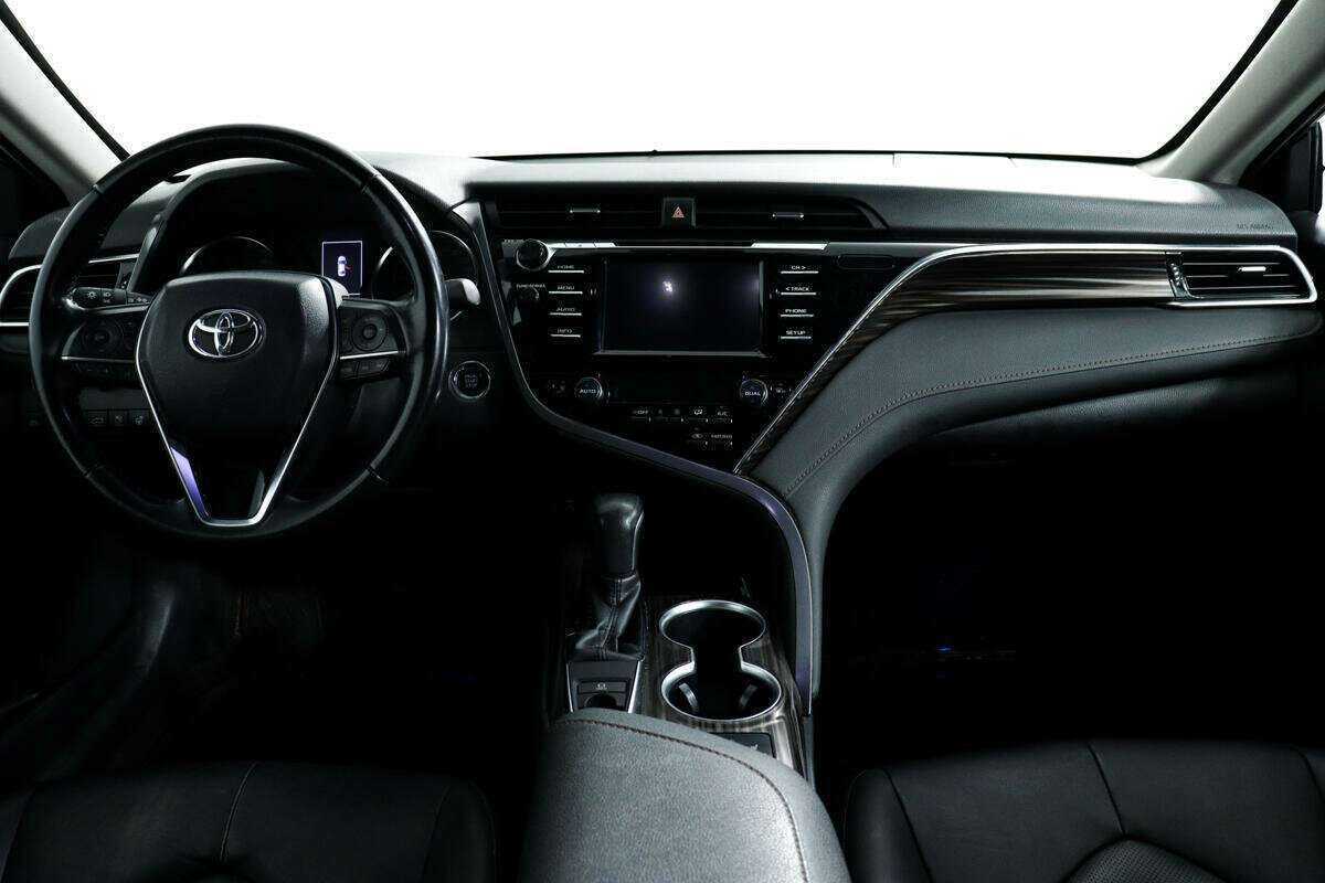 Toyota Camry 2019 года с пробегом. Фото: #10
