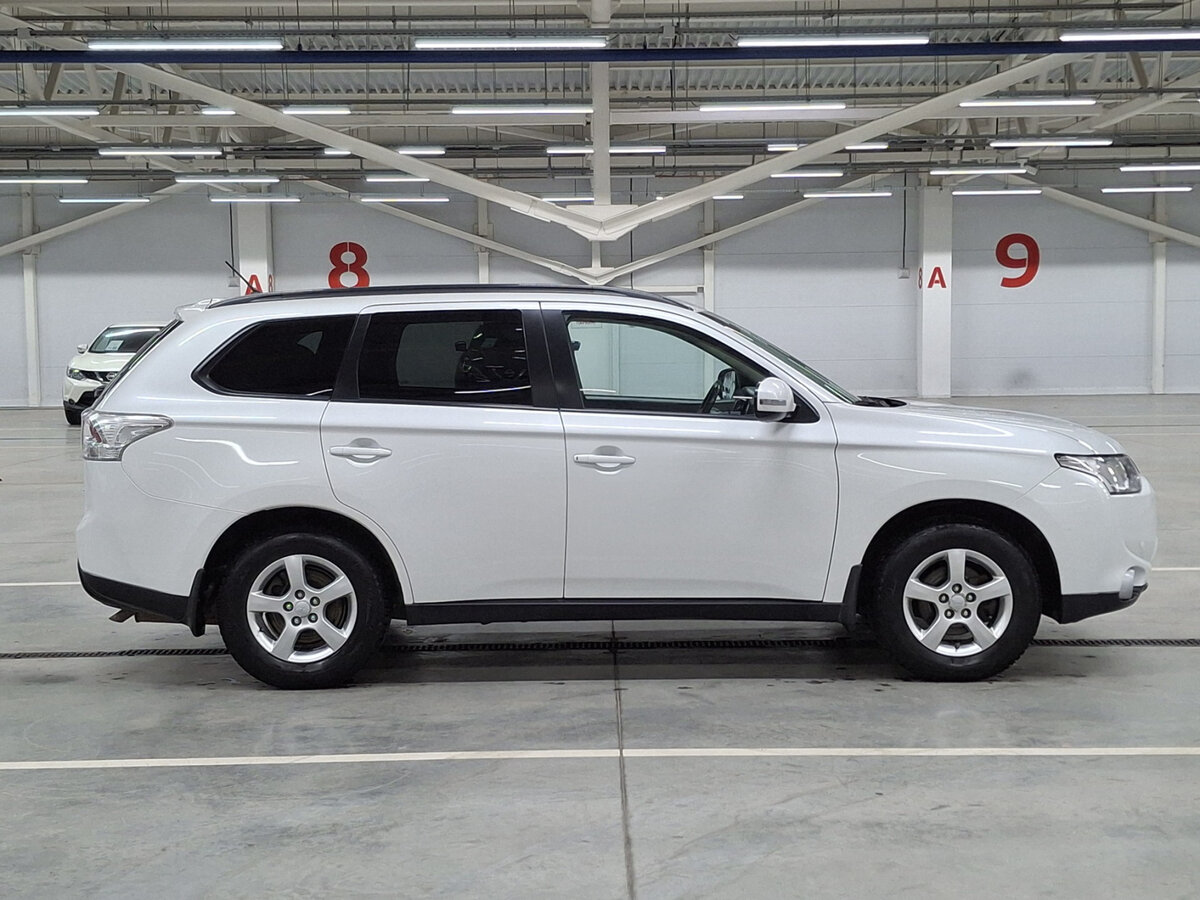 Mitsubishi Outlander 2013 года с пробегом. Фото: #3
