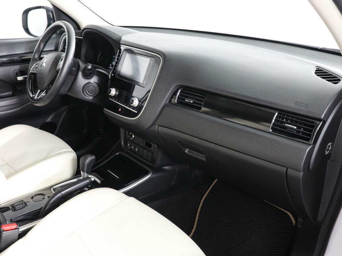 Mitsubishi Outlander 2021 года с пробегом. Фото: #9