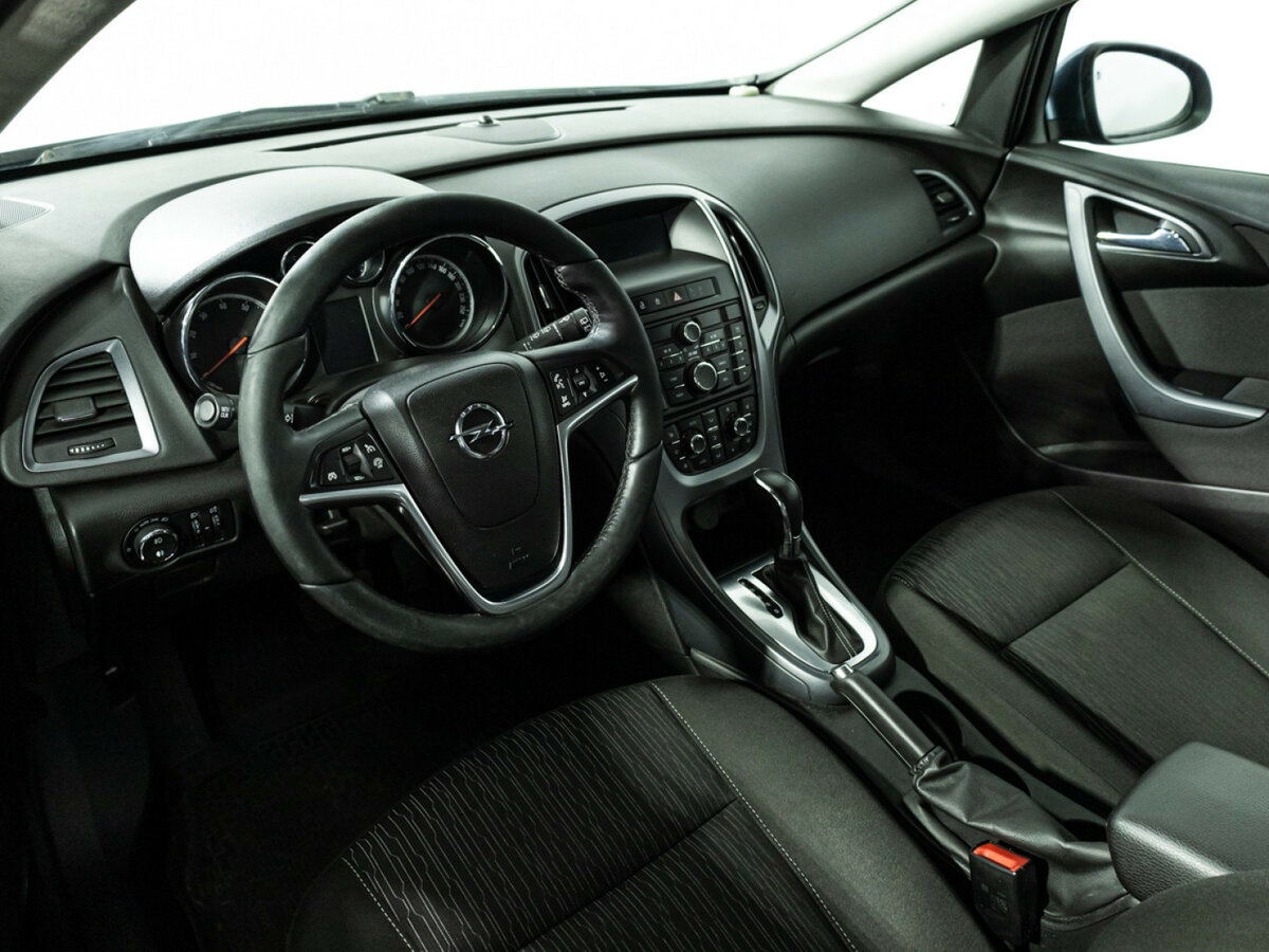 Opel Astra 2013 года с пробегом. Фото: #10