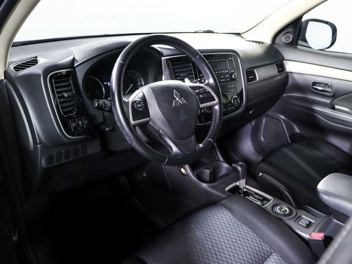Mitsubishi Outlander 2013 года с пробегом. Фото: #13