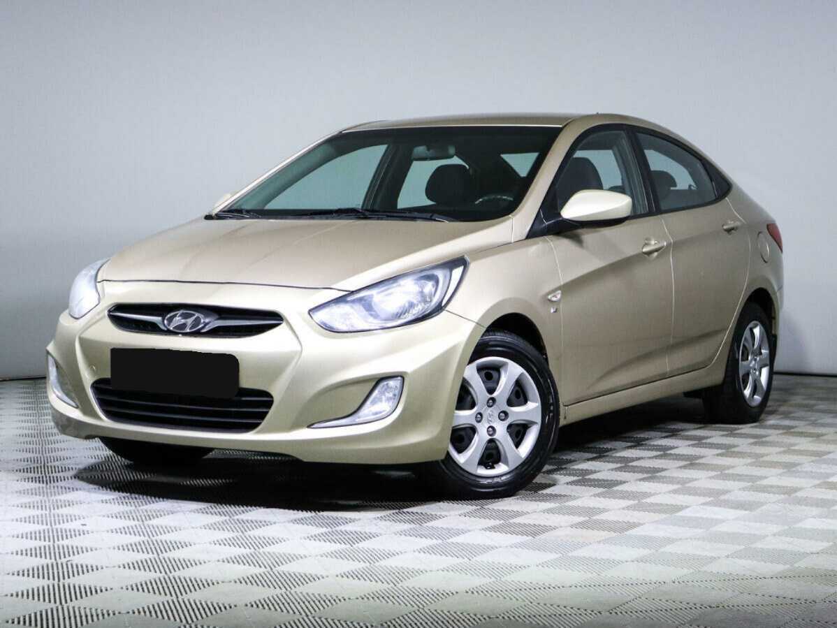 Hyundai Solaris 2013 года с пробегом. Посмотреть фото
