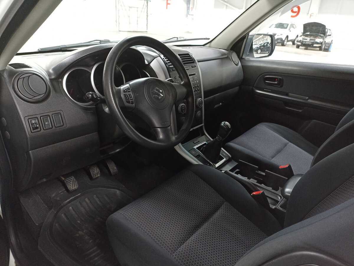 Suzuki Grand Vitara 2013 года с пробегом. Фото: #15