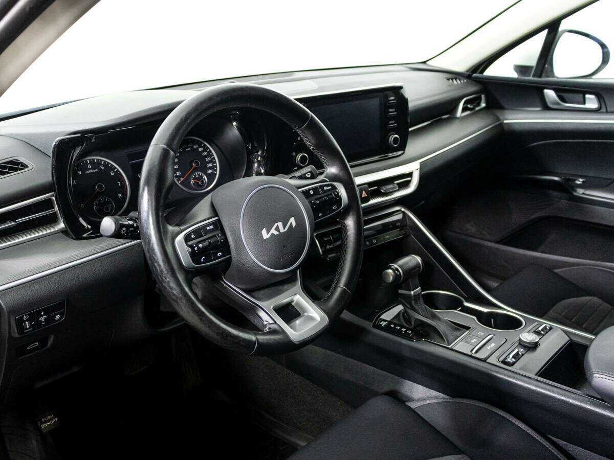 Kia K5 2022 года с пробегом. Фото: #10