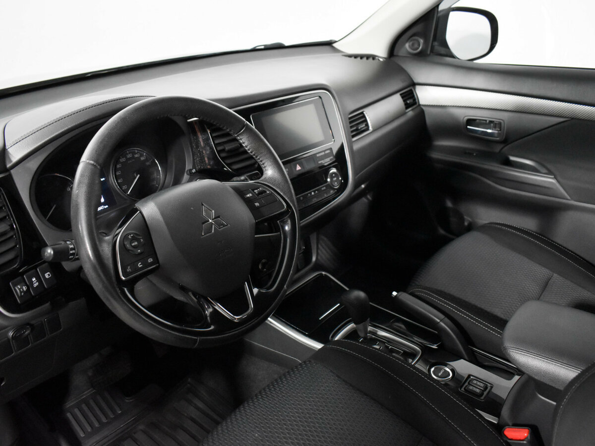 Mitsubishi Outlander 2018 года с пробегом. Фото: #6