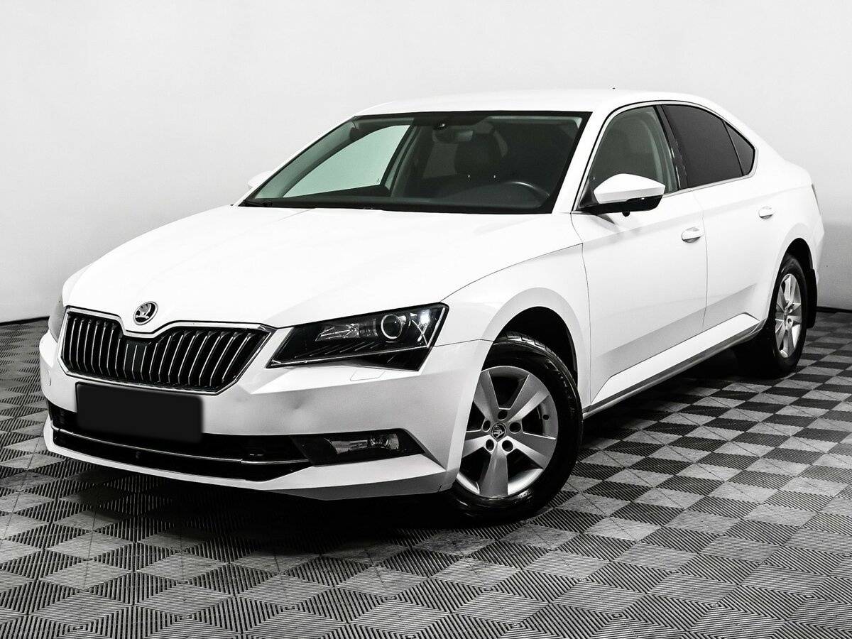 Skoda Superb 2016 года с пробегом. Посмотреть фото