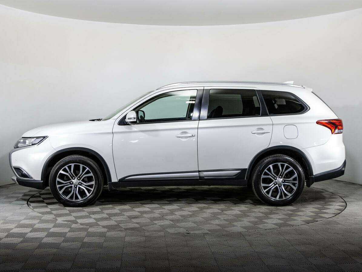 Mitsubishi Outlander 2018 года с пробегом. Фото: #7
