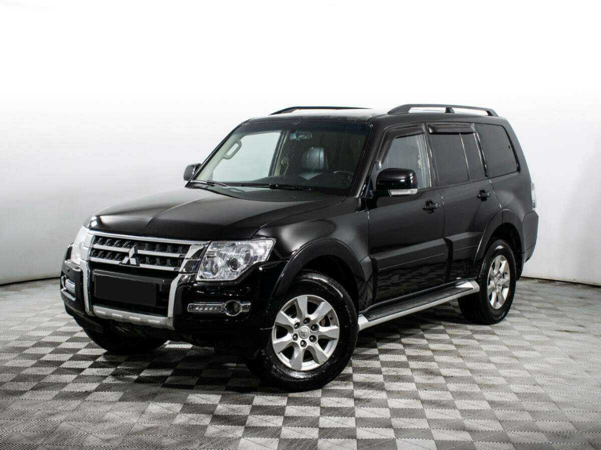 Mitsubishi Pajero 2015 года с пробегом. Посмотреть фото