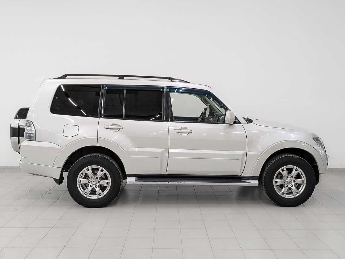 Mitsubishi Pajero 2015 года с пробегом. Фото: #3