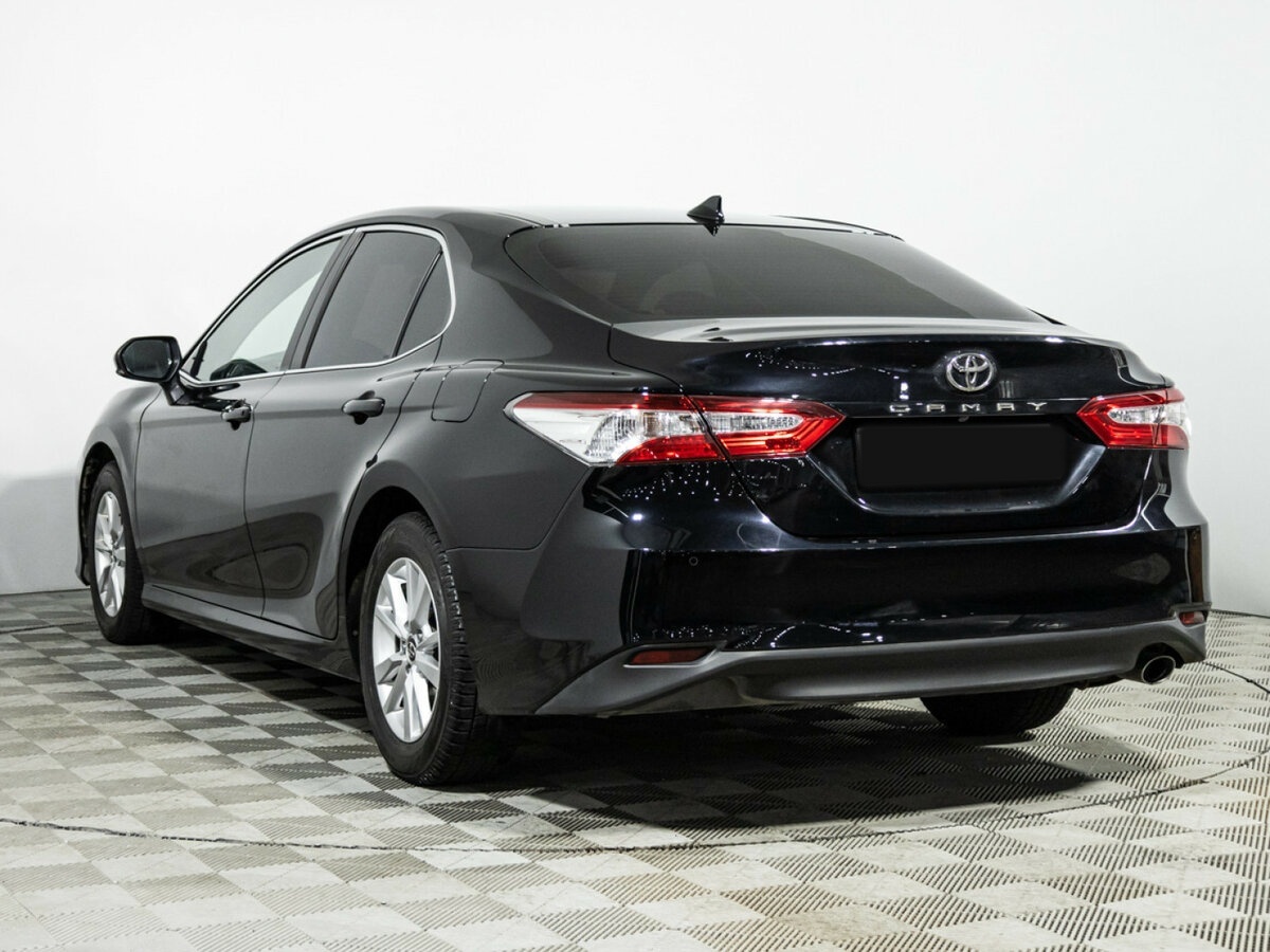 Toyota Camry 2019 года с пробегом. Фото: #5