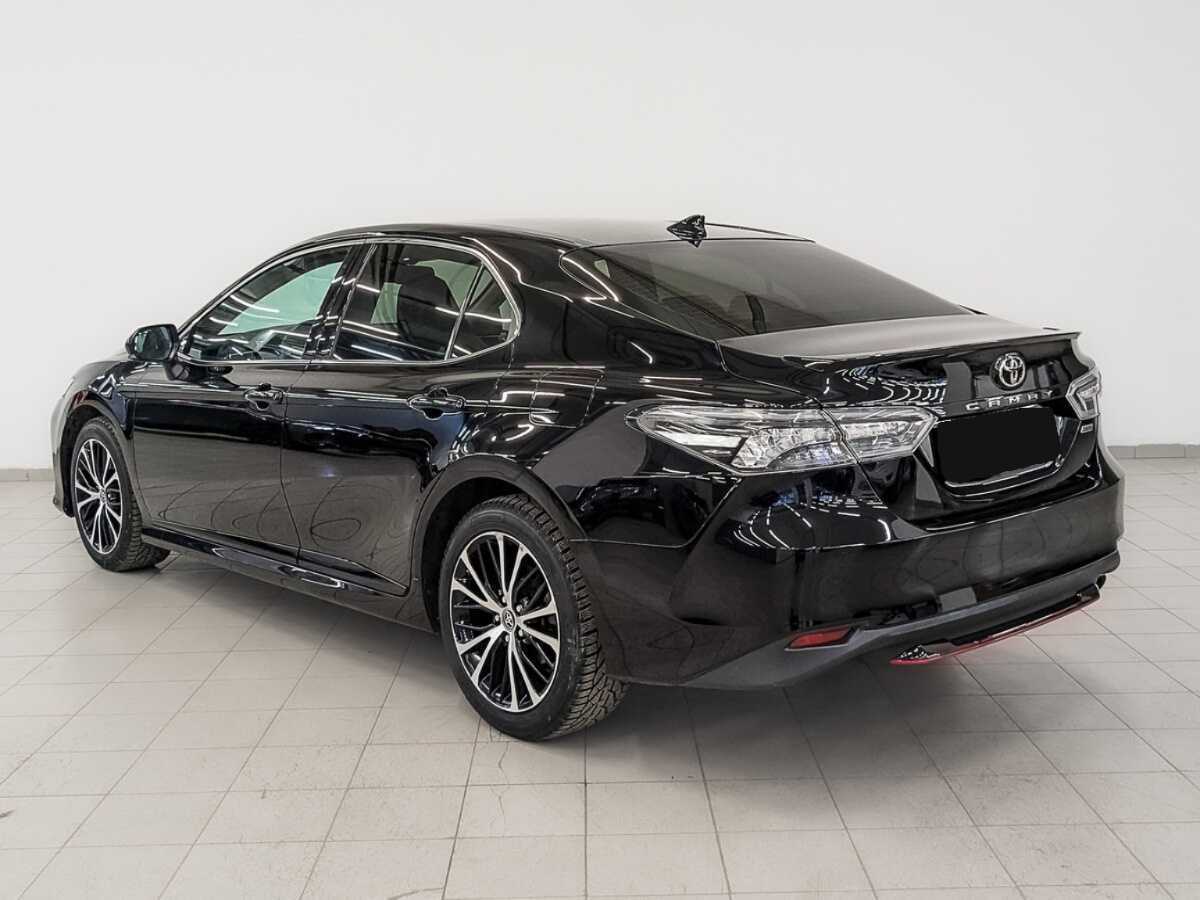 Toyota Camry 2020 года с пробегом. Фото: #6