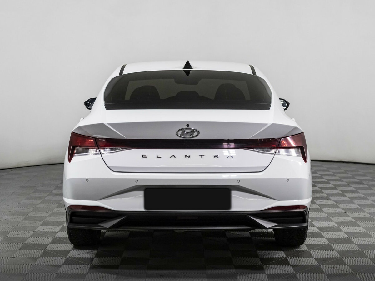 Hyundai Elantra 2021 года с пробегом. Фото: #5
