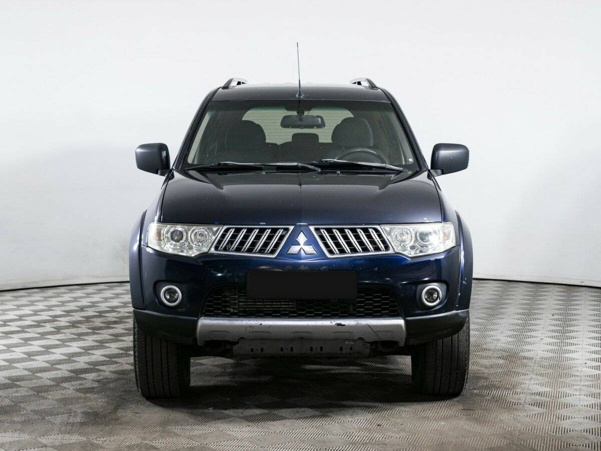 Mitsubishi Pajero Sport 2012 года с пробегом. Фото: #1