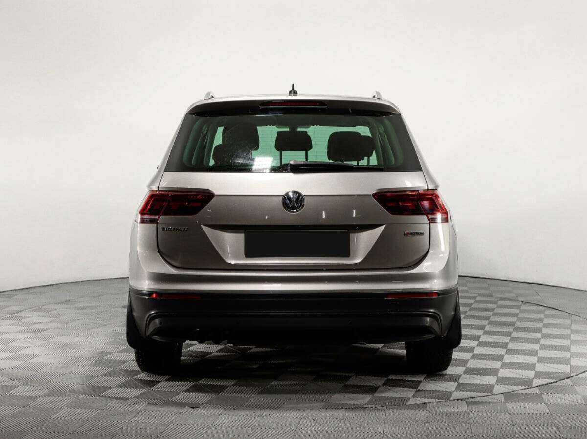 Volkswagen Tiguan 2018 года с пробегом. Фото: #4