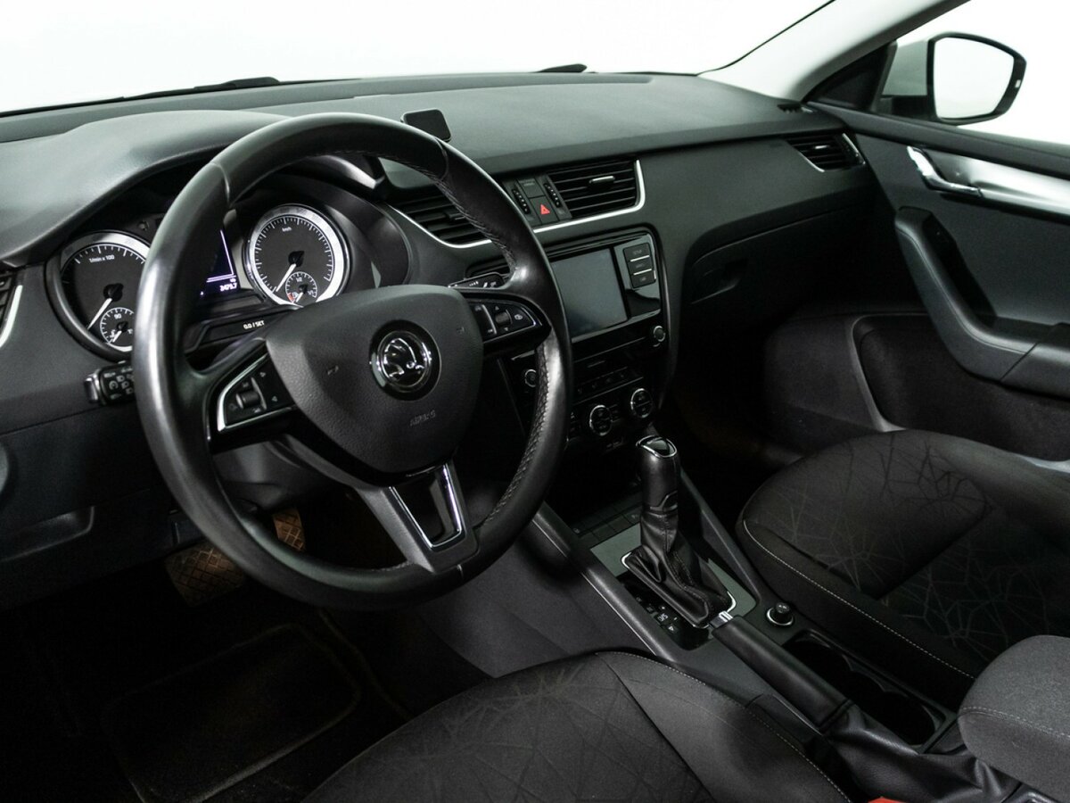 Skoda Octavia 2019 года с пробегом. Фото: #10