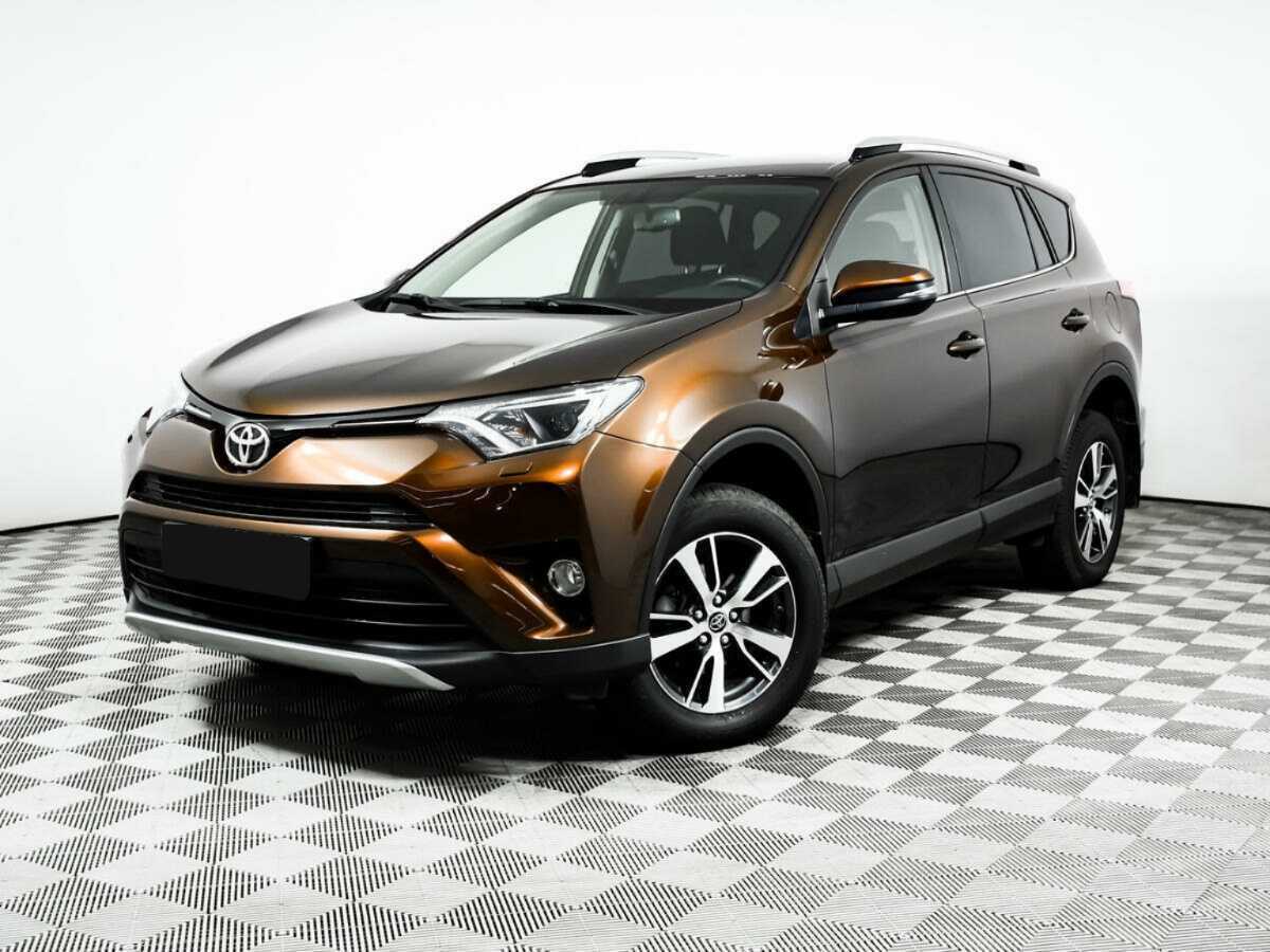 Toyota RAV4 2017 года с пробегом. Посмотреть фото