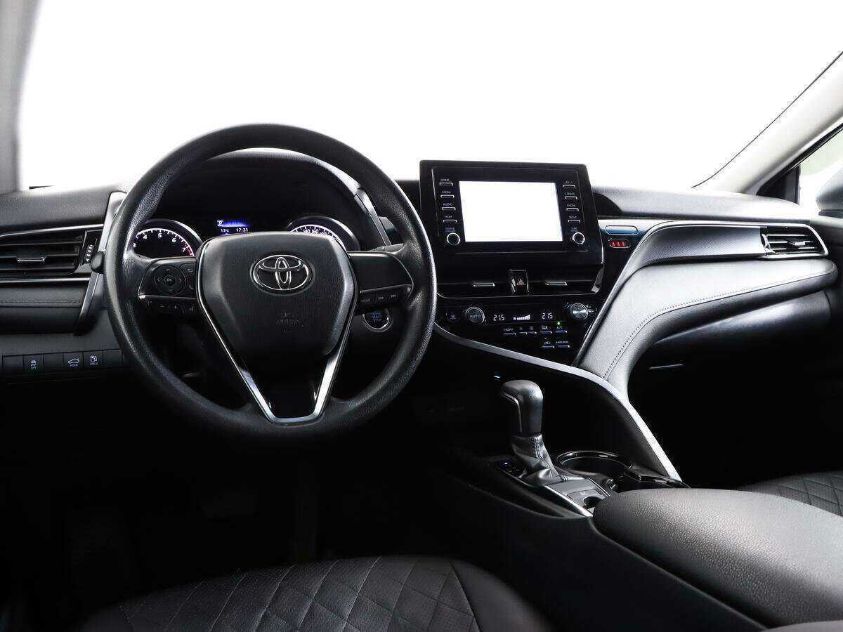 Toyota Camry 2021 года с пробегом. Фото: #8
