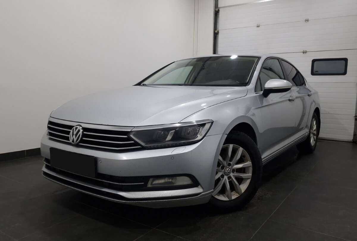 Volkswagen Passat 2015 года с пробегом. Фото: #0