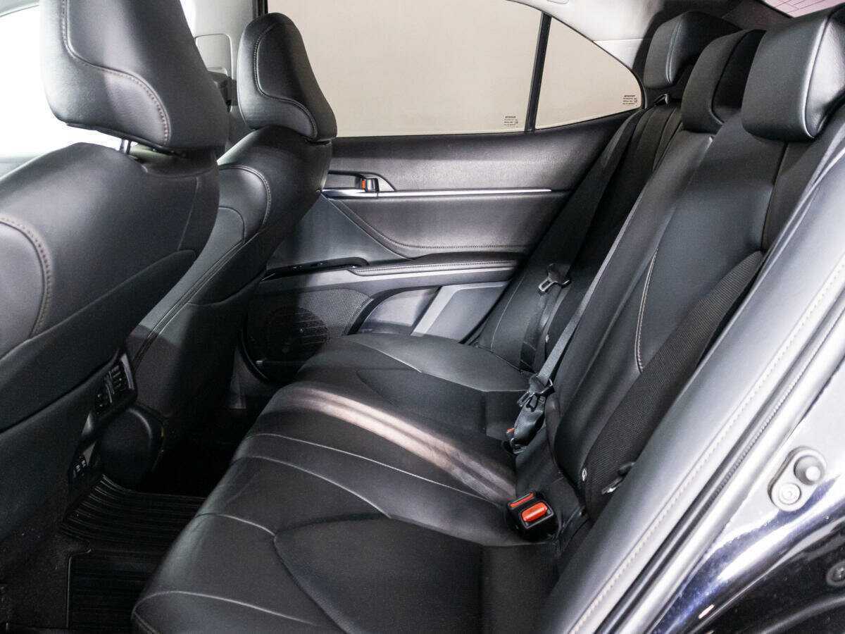 Toyota Camry 2018 года с пробегом. Фото: #9