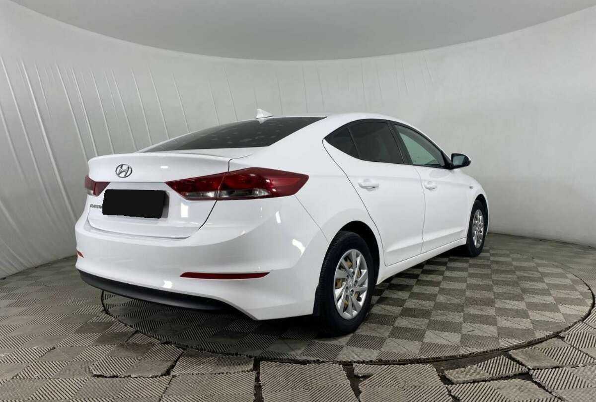 Hyundai Elantra 2017 года с пробегом. Фото: #4