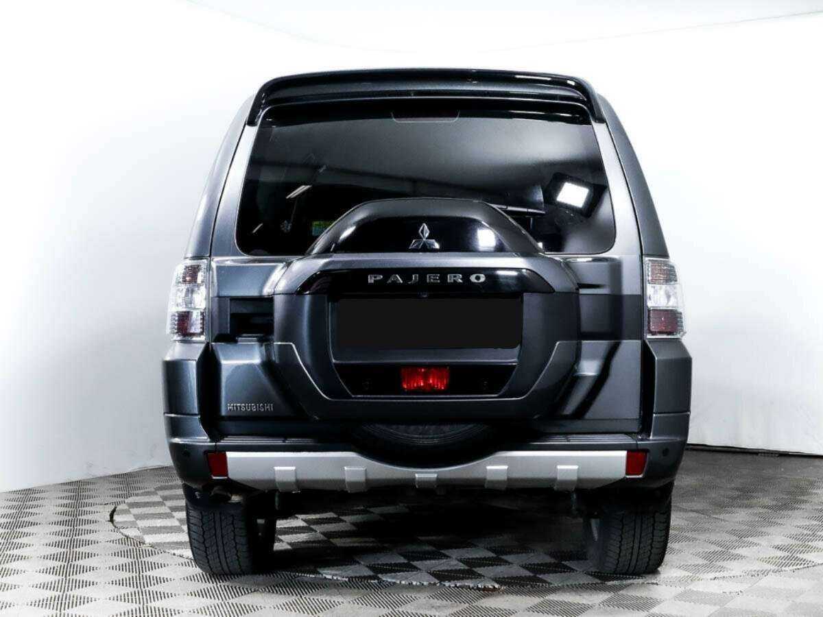 Mitsubishi Pajero 2018 года с пробегом. Фото: #4