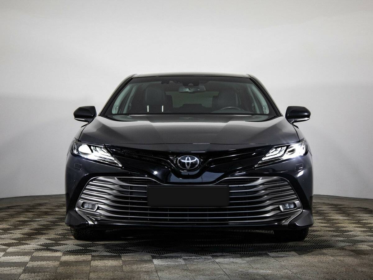 Toyota Camry 2018 года с пробегом. Фото: #1