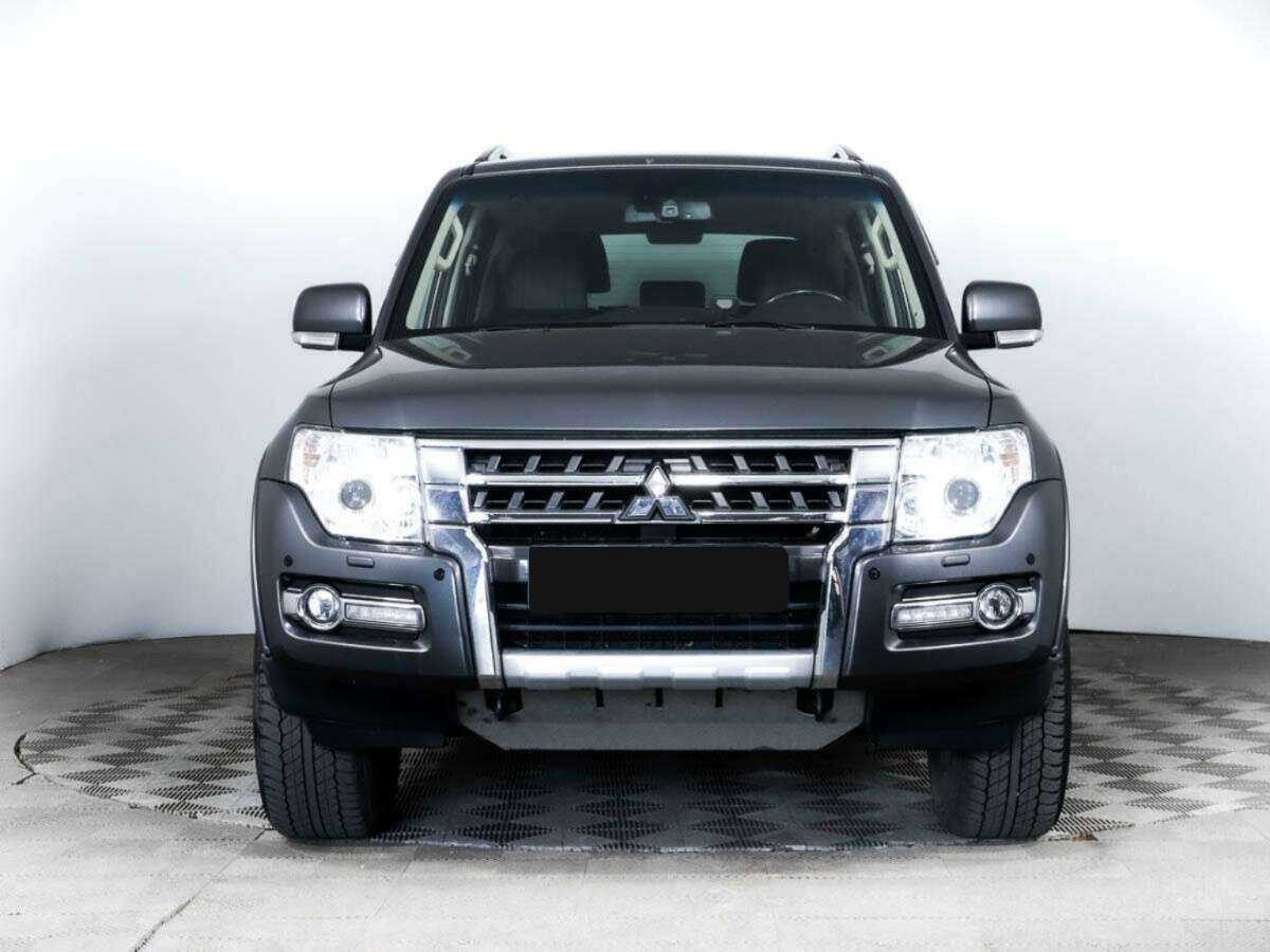 Mitsubishi Pajero 2018 года с пробегом. Фото: #1