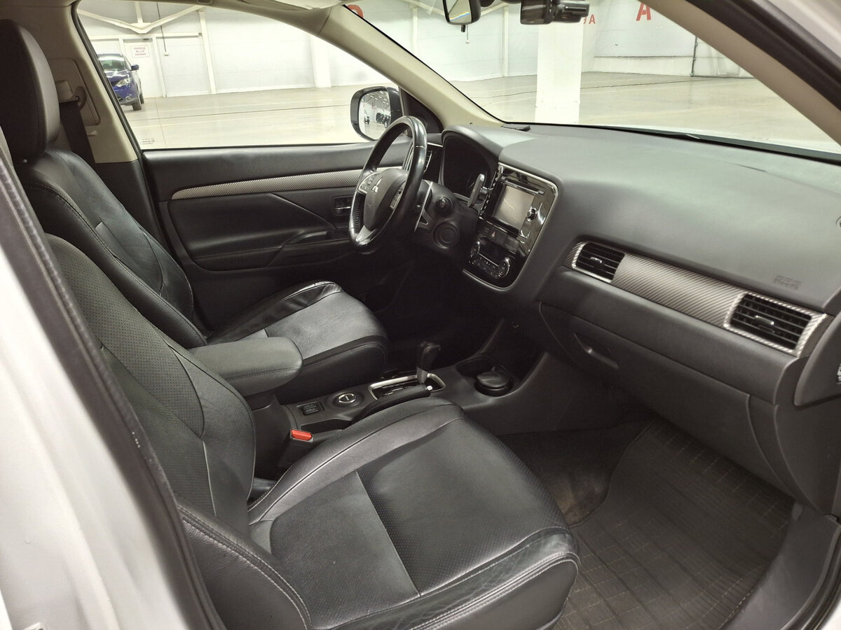 Mitsubishi Outlander 2013 года с пробегом. Фото: #10