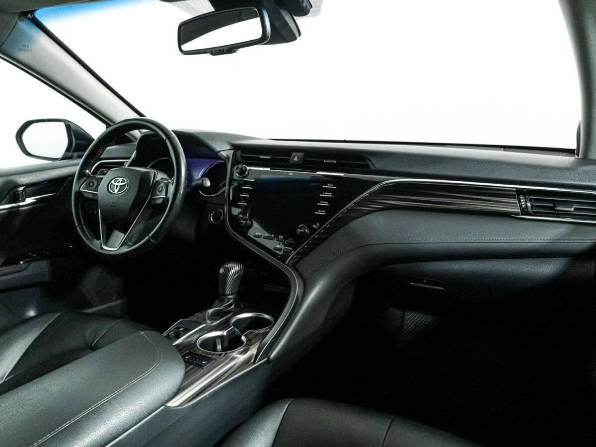 Toyota Camry 2018 года с пробегом. Фото: #8