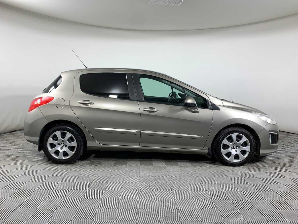 Peugeot 308 2012 года с пробегом. Фото: #3