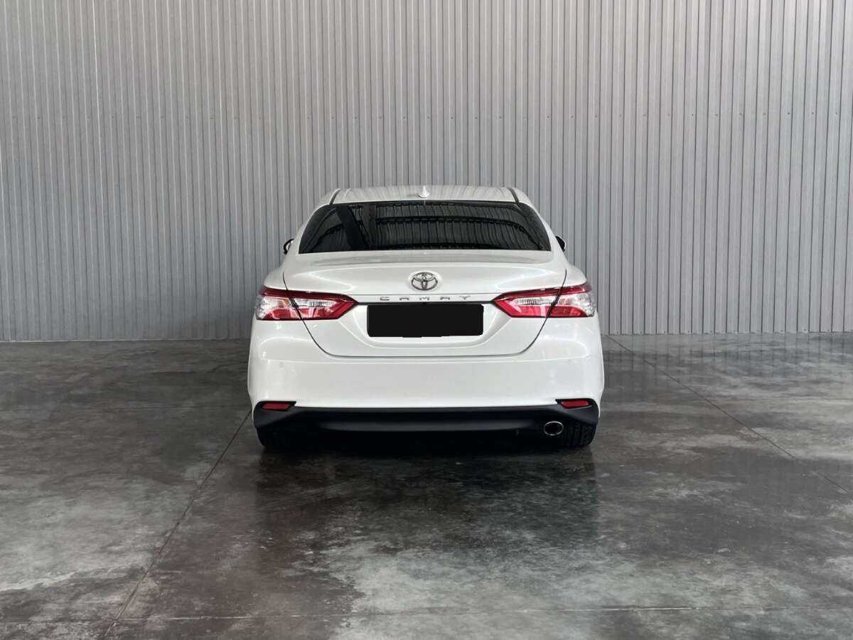 Toyota Camry 2018 года с пробегом. Фото: #5